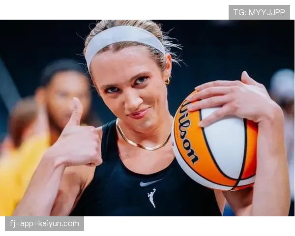 WNBA新科状元凯特琳·克拉克完成职业首秀,斩获25分8助攻 WNBA新科状元凯特琳·克拉克完成职业首秀,斩获25分8助攻